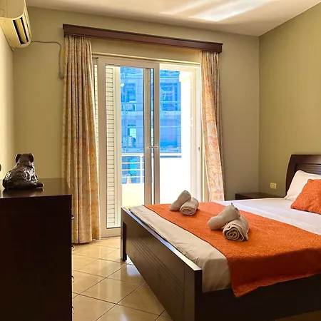 Sea View And Central, Sleeps 5
