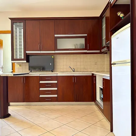 Sea View And Central, Sleeps 5 Appartamento